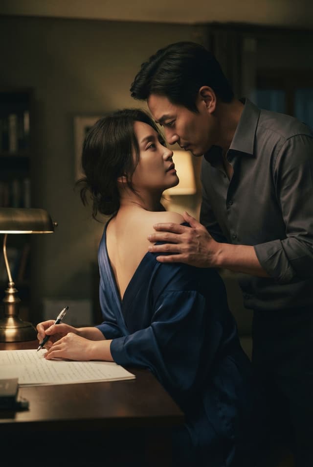 The Housewife Who Writes Erotica